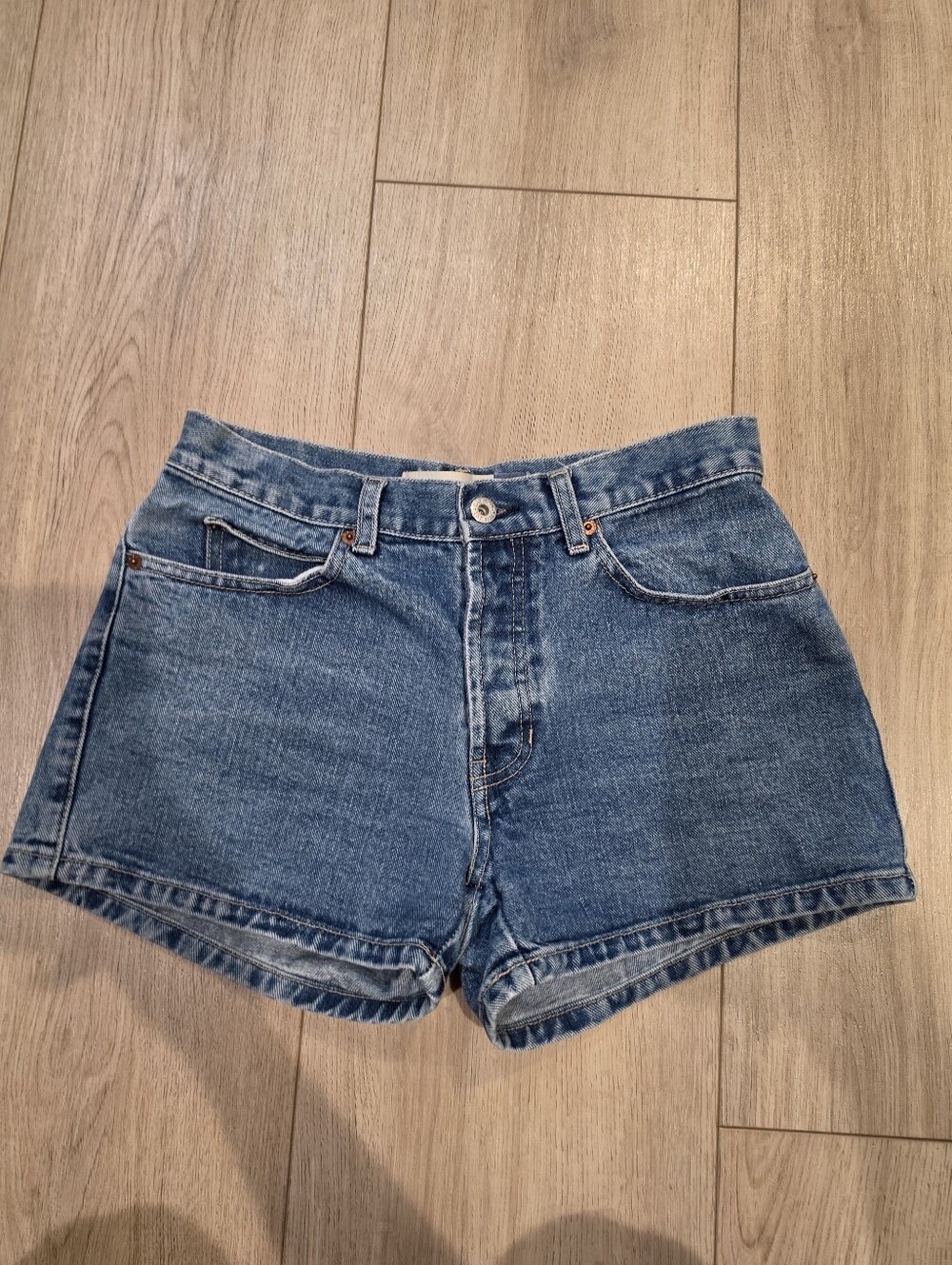 Vintage 2001 Gap Jeans Denim Shorts Size 4 Y2K High Rise Button Fly Mom Shorts